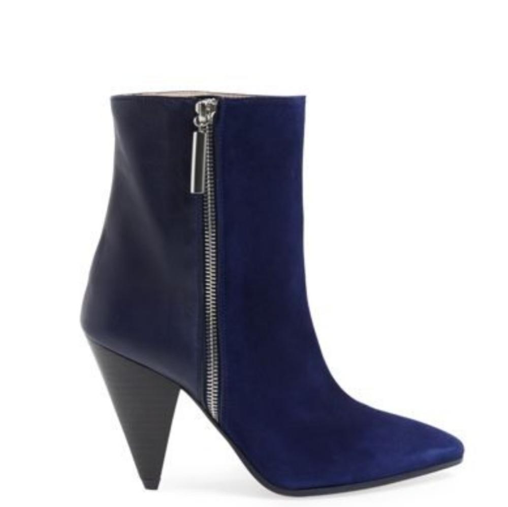 SOLD! $250 OBO NEW 7.5 Stuart Weitzman Booties